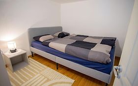 Two Bedroom Gallery Flat In The Akacfa Str.